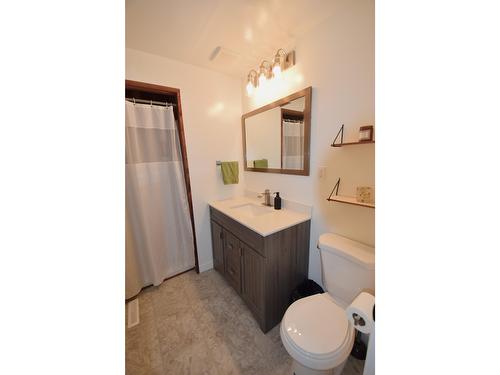 907 5A Street S, Cranbrook, BC - Indoor Photo Showing Bathroom