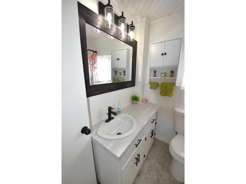 907 5A Street S, Cranbrook, BC - Indoor Photo Showing Bathroom