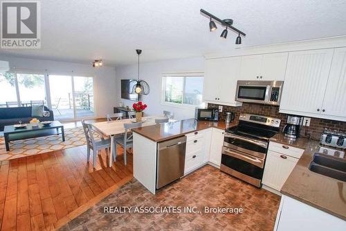 1737 Cedar Grove, Innisfil, ON - Indoor Photo Showing Kitchen