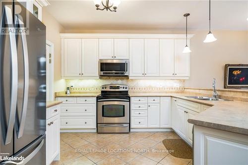 11 Mair Mills Drive, Collingwood, ON - Indoor Photo Showing Kitchen With Double Sink