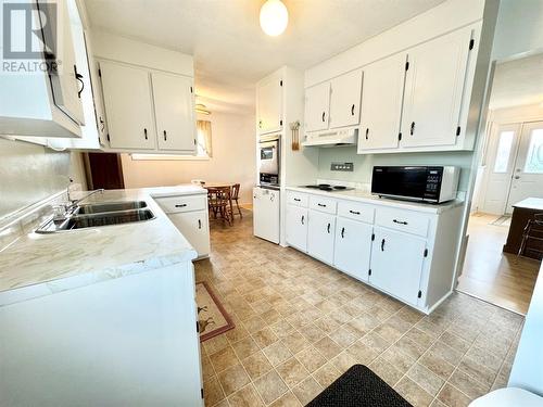 4 Bayview Heights, Head Of Bay D'Espoir, NL - Indoor Photo Showing Kitchen With Double Sink