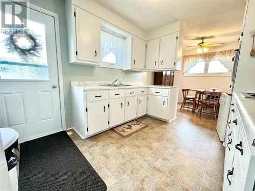 4 Bayview Heights, Head Of Bay D'Espoir, NL - Indoor Photo Showing Kitchen With Double Sink