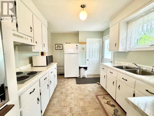4 Bayview Heights, Head Of Bay D'Espoir, NL - Indoor Photo Showing Kitchen With Double Sink