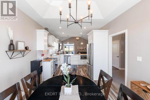 36 Farmington Crescent, Belleville, ON - Indoor Photo Showing Dining Room