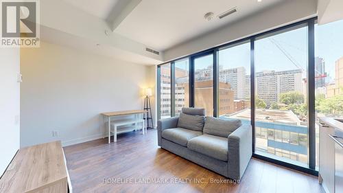 403 - 28 Wellesley Street E, Toronto, ON - Indoor Photo Showing Living Room