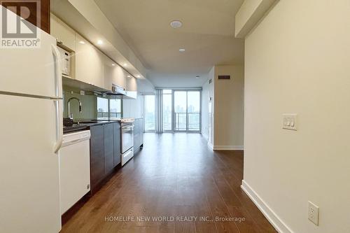 1207 - 121 Mcmahon Drive, Toronto, ON - Indoor Photo Showing Kitchen