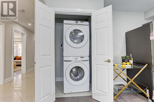 6 New Forest Square, Toronto, ON - Indoor Photo Showing Laundry Room