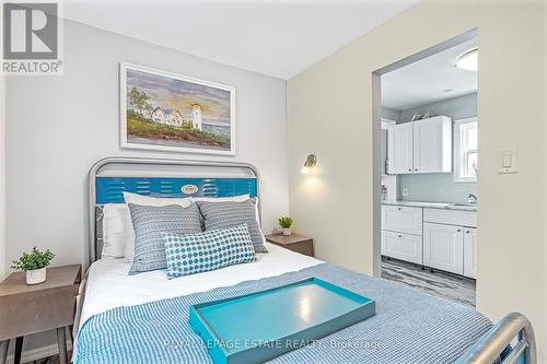 2233 North Orr Lake Road, Springwater, ON - Indoor Photo Showing Bedroom