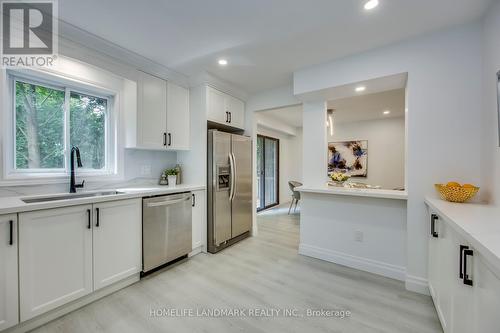 1112 Montgomery Drive, Oakville (Glen Abbey), ON - Indoor Photo Showing Kitchen