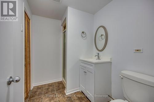 1112 Montgomery Drive, Oakville, ON - Indoor Photo Showing Bathroom