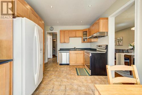 1537 Queensbury Crescent, Oakville, ON - Indoor Photo Showing Kitchen