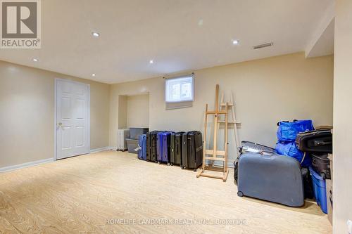 1537 Queensbury Crescent, Oakville, ON - Indoor Photo Showing Basement