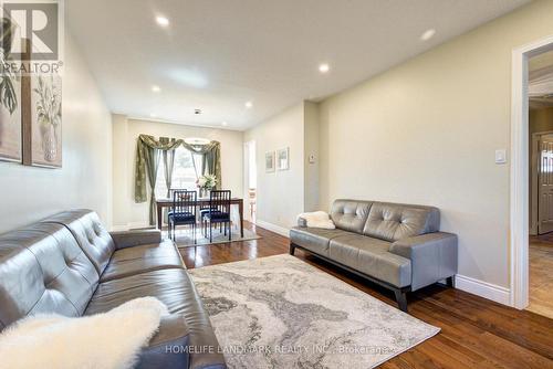 1537 Queensbury Crescent, Oakville, ON - Indoor Photo Showing Living Room