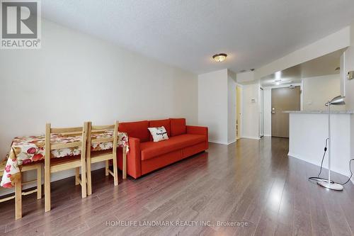 2312 - 1001 Bay Street, Toronto, ON - Indoor Photo Showing Living Room