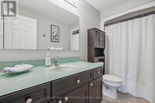 5 Breesegarden Lane, Guelph, ON - Indoor Photo Showing Bathroom