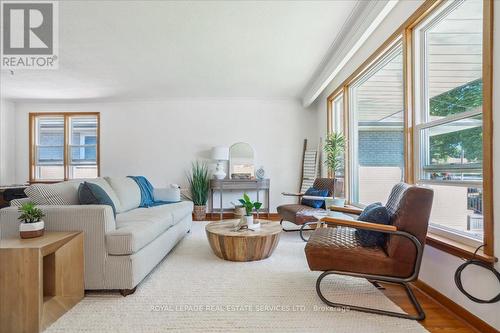 51 Alanmeade Crescent, Toronto, ON - Indoor Photo Showing Living Room
