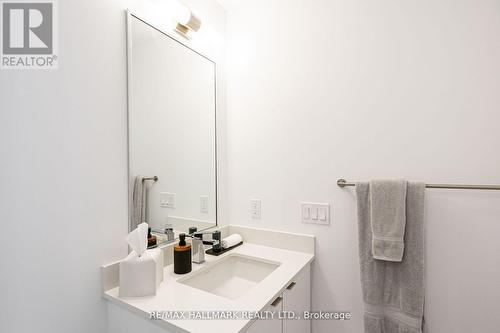 116 - 415 Sea Ray Avenue, Innisfil, ON - Indoor Photo Showing Bathroom