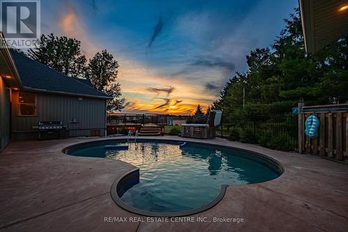 1282 Greenfield Road, Cambridge, ON - Outdoor With In Ground Pool
