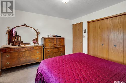 109 1St Avenue E, Gravelbourg, SK - Indoor Photo Showing Bedroom