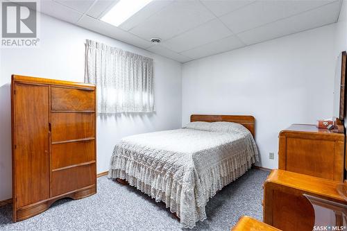 109 1St Avenue E, Gravelbourg, SK - Indoor Photo Showing Bedroom