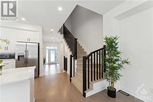 812 Atrium Ridge, Ottawa, ON - Indoor