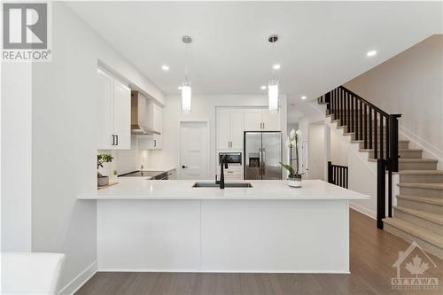 812 Atrium Ridge, Ottawa, ON - Indoor Photo Showing Kitchen With Upgraded Kitchen