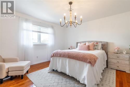 2037 Charlene Lane, Tecumseh, ON - Indoor Photo Showing Bedroom