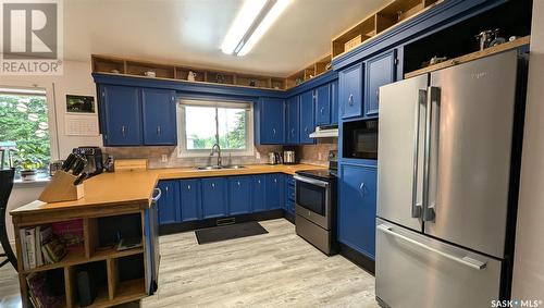 311 Railway Avenue, Middle Lake, SK - Indoor Photo Showing Kitchen With Double Sink