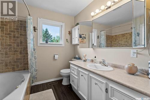 311 Railway Avenue, Middle Lake, SK - Indoor Photo Showing Bathroom