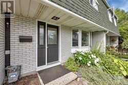 10 LINDHURST CRESCENT  Ottawa, ON K2G 0T7