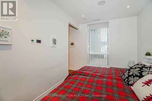 302 - 770 Bay Street, Toronto (Bay Street Corridor), ON - Indoor Photo Showing Bedroom