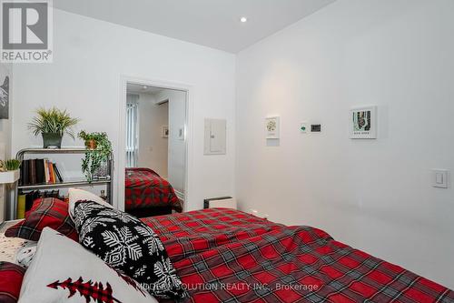 302 - 770 Bay Street, Toronto (Bay Street Corridor), ON - Indoor Photo Showing Bedroom