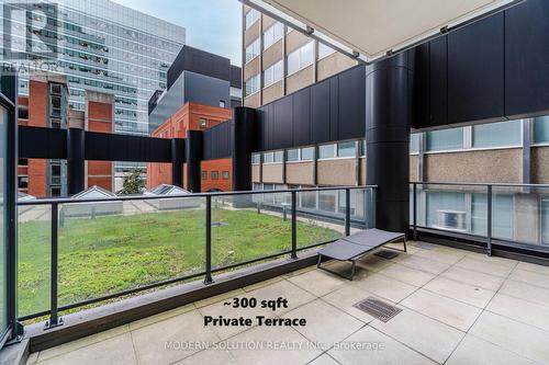 302 - 770 Bay Street, Toronto, ON - Outdoor