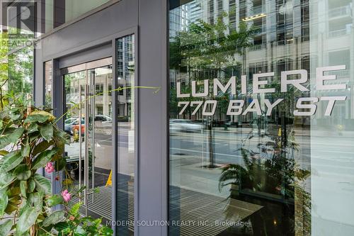 302 - 770 Bay Street, Toronto, ON - Outdoor