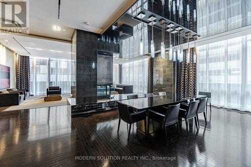 302 - 770 Bay Street, Toronto (Bay Street Corridor), ON - Indoor Photo Showing Dining Room