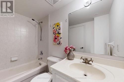 528 - 3 Everson Drive, Toronto (Willowdale East), ON - Indoor Photo Showing Bathroom