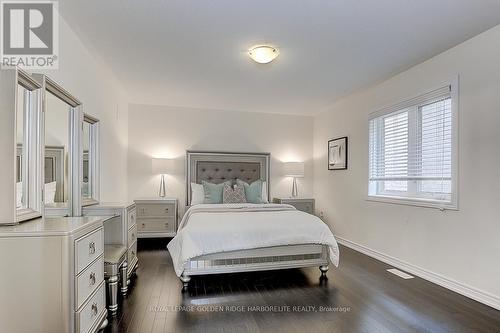 6 Taurus Crescent, East Gwillimbury, ON - Indoor Photo Showing Bedroom