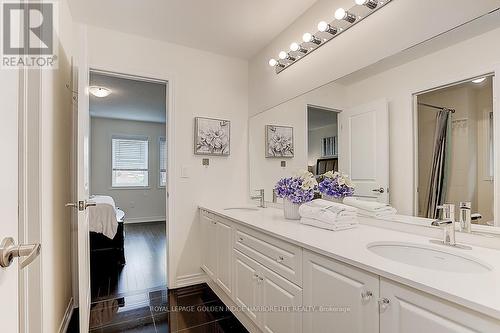 6 Taurus Crescent, East Gwillimbury, ON - Indoor Photo Showing Bathroom