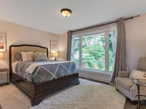 25 Burleigh Heights Dr, Toronto, ON - Indoor Photo Showing Bedroom