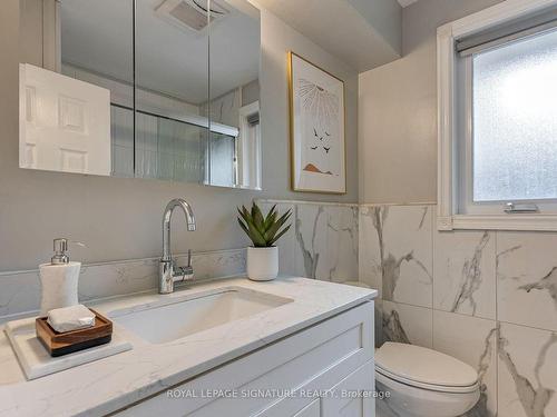 25 Burleigh Heights Dr, Toronto, ON - Indoor Photo Showing Bathroom