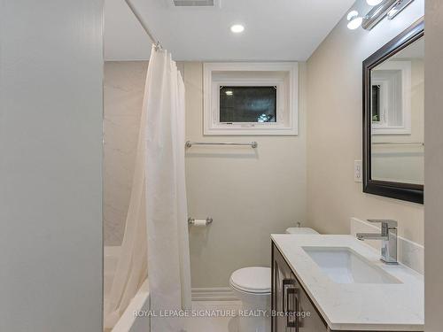 25 Burleigh Heights Dr, Toronto, ON - Indoor Photo Showing Bathroom