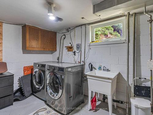 25 Burleigh Heights Dr, Toronto, ON - Indoor Photo Showing Laundry Room