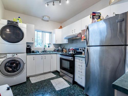 Cuisine - 4033  - 4037 Rue Cartier, Montréal (Le Plateau-Mont-Royal), QC - Indoor Photo Showing Laundry Room