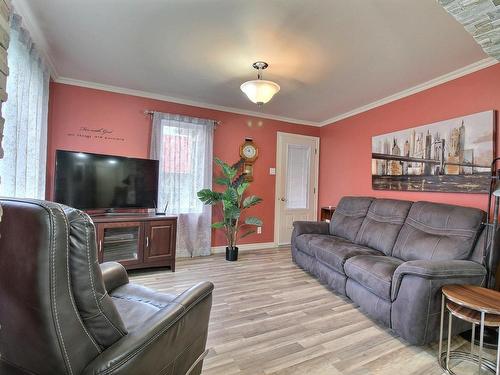 Living room - 70 Route 108 E., Saint-Éphrem-De-Beauce, QC - Indoor Photo Showing Living Room