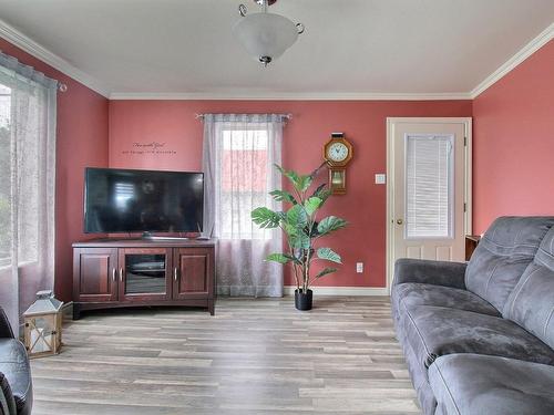 Living room - 70 Route 108 E., Saint-Éphrem-De-Beauce, QC - Indoor Photo Showing Living Room