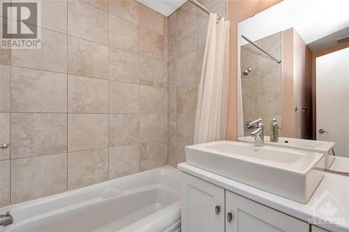 336 Boudreau Street, Ottawa, ON - Indoor Photo Showing Bathroom