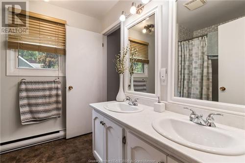 22 Parkwood, Moncton, NB - Indoor Photo Showing Bathroom