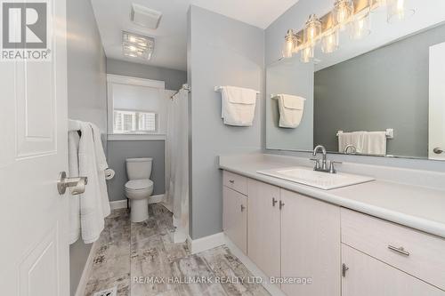 71 Newport Drive, Cambridge, ON - Indoor Photo Showing Bathroom