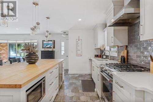 12764 Dillon Drive, Tecumseh, ON - Indoor Photo Showing Kitchen With Upgraded Kitchen