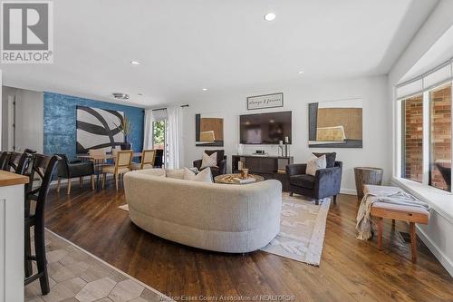 12764 Dillon Drive, Tecumseh, ON - Indoor Photo Showing Living Room